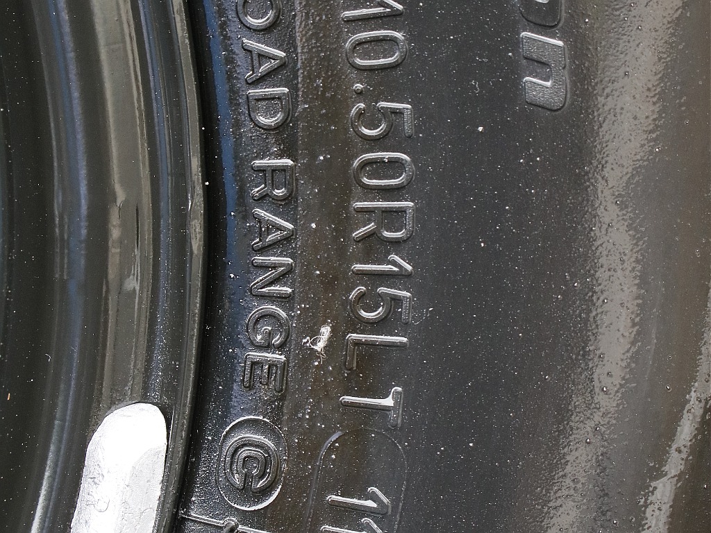 サイズは33/10.5　R15です！