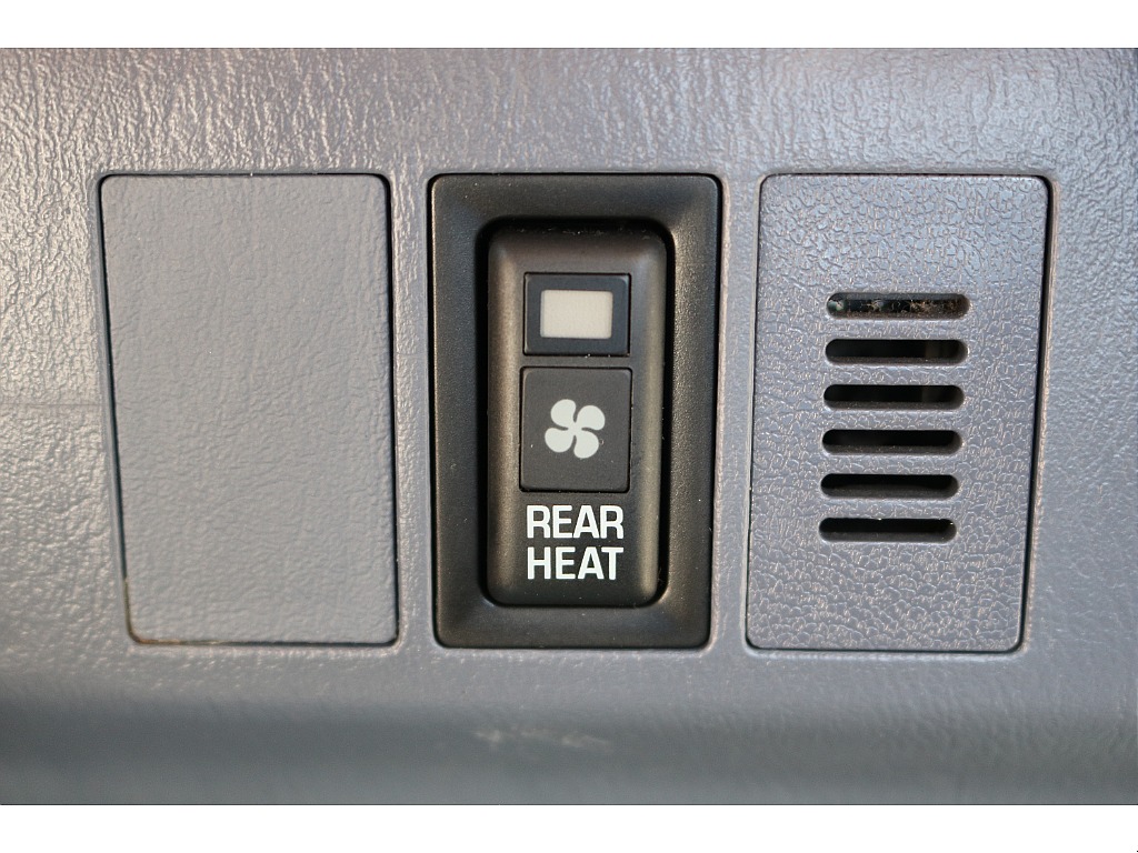 リアヒータースイッチ