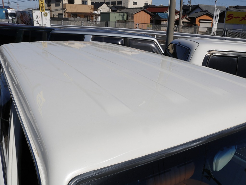 ルーフのペイントも綺麗な状態になります！！車の中でもたうさん日が当たる部分のなるので綺麗だと安心感がありますよね！