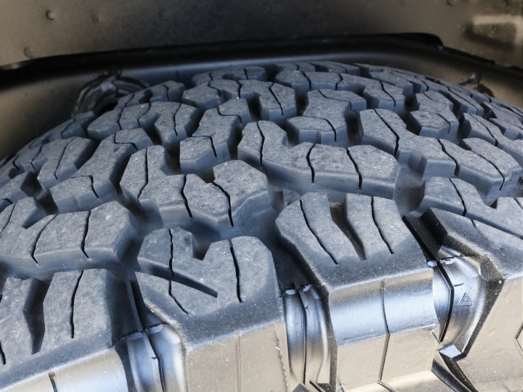 タイヤの溝もばっちり残っています。