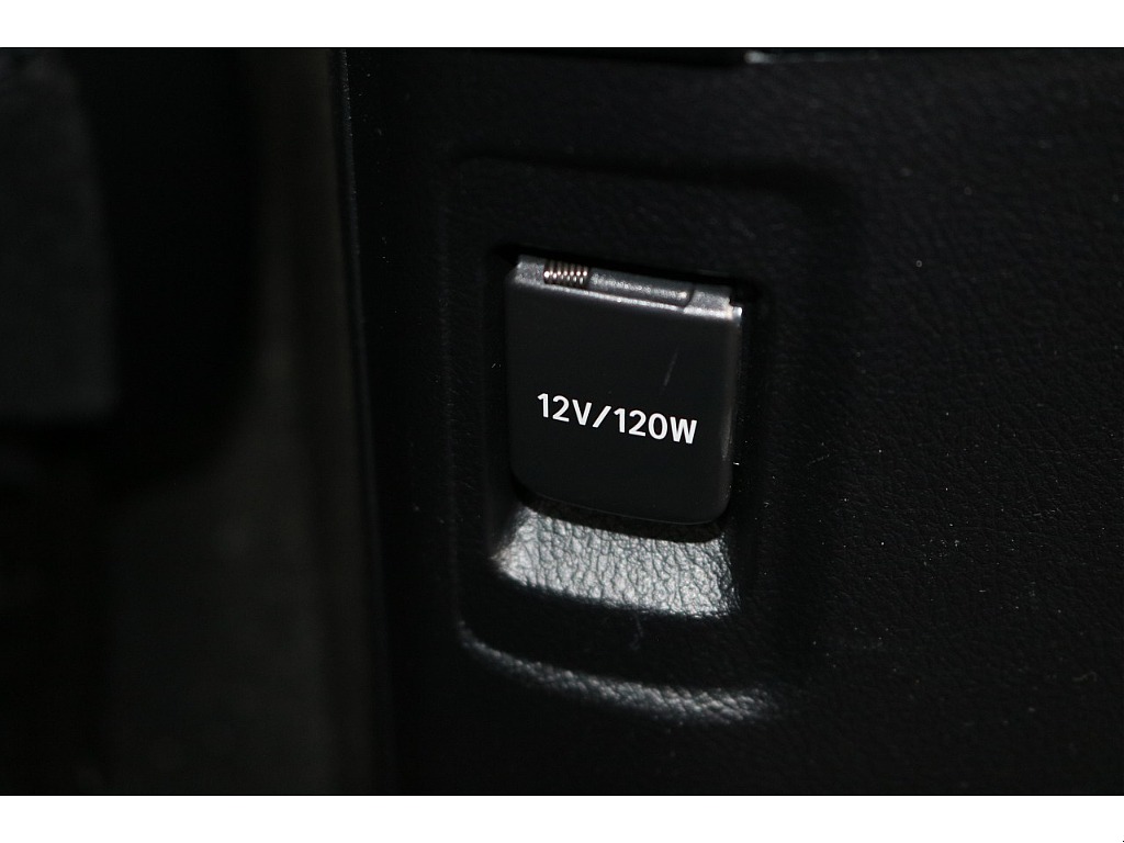 後部座席でも充電が可能！便利です◎
