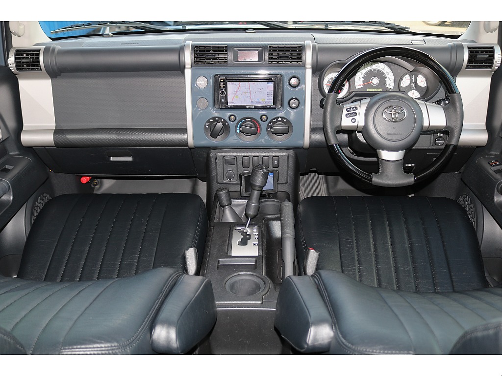 トヨタ FJクルーザー(2枚目)