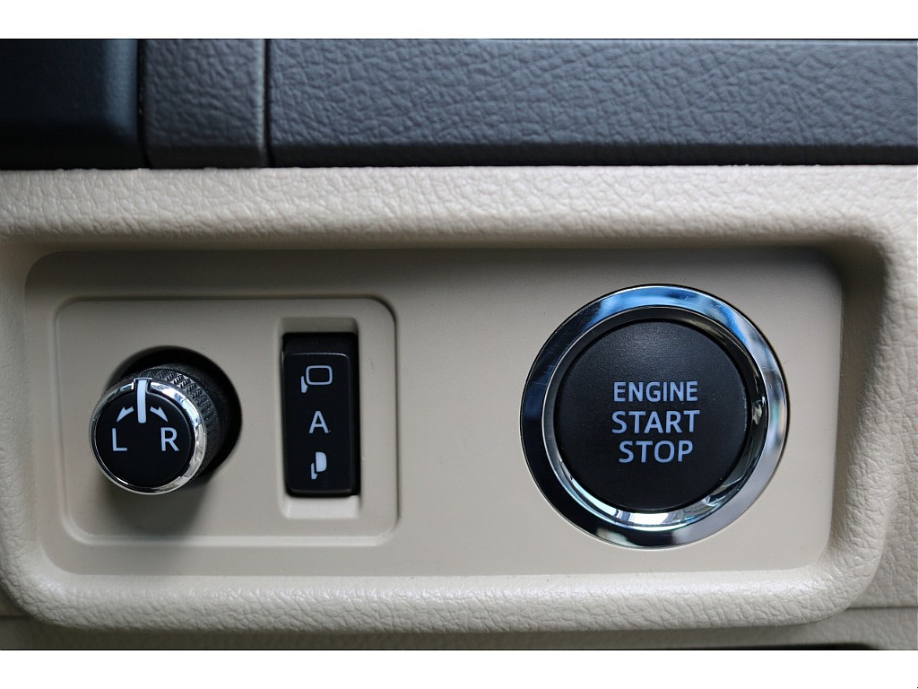 今となってはオートローンでの購入がかなり普及してきております。最長１０年１２０回をご用意しております。詳しくは当店のスタッフまで！お気軽にお声がけ下さいね♪