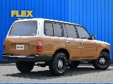 ラゲッジは上下開きとなります！上下開きのメリットは、狭い駐車スペースでも荷物の乗せ換えが楽々にできるという点があります！