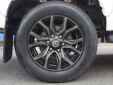 タイヤホイールはTOYOTA純正AWです