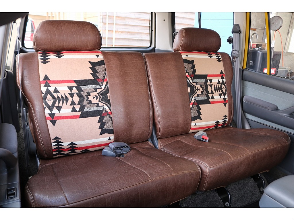 セカンドシートもしっかりとカバーがついています♪小さなお子様を乗せるときも安心です。