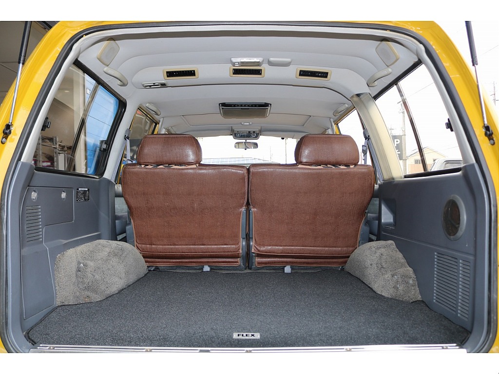 大容量なラゲッジは何でも載せられると言いきって良いほどの広さです。お買い物もおでかけも快適間違いなし！！