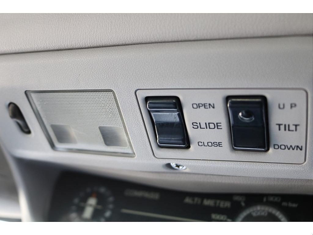 サンルーフ操作部