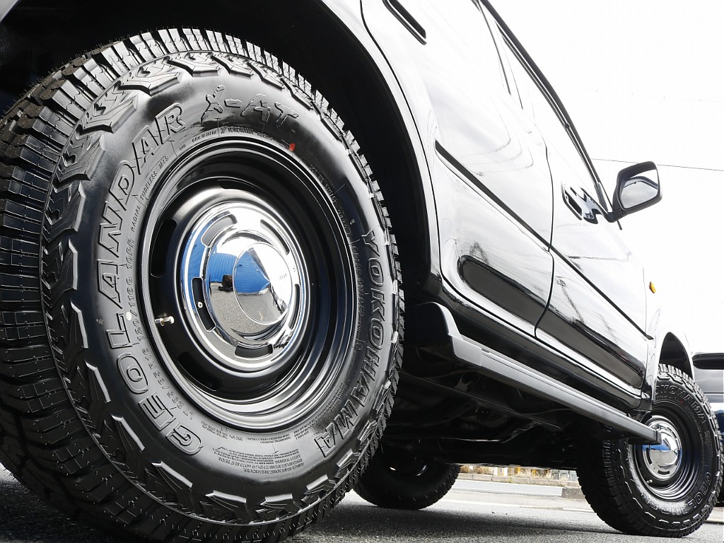 ホイール・タイヤで全体の印象はガラリと変わります◎