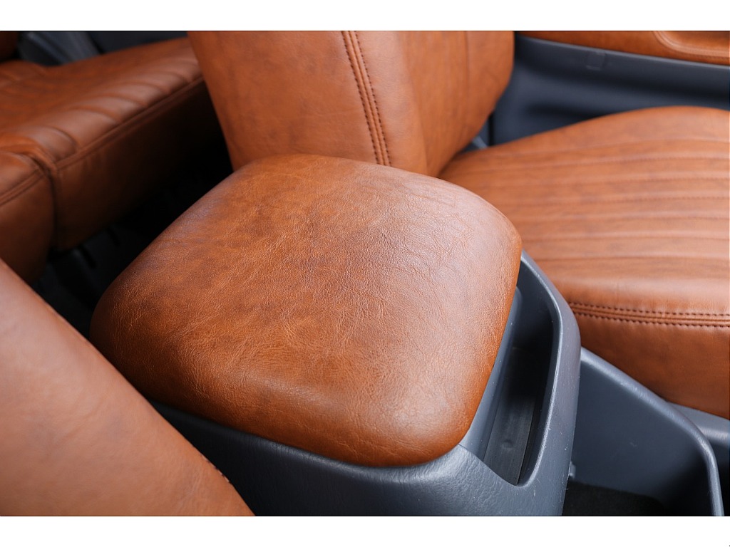 センターコンソール！こちらもブラウン張替えしてます☆細部までこだわった車両になります☆