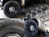 タイヤはYOKOHAMAのジオランダーMTの255/85/R16　サイズアップされているので大迫力ですね。
