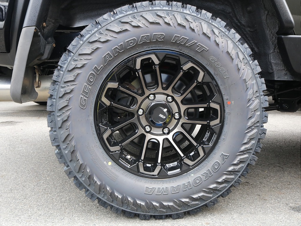 タイヤホイールはFLEXオリジナルホイールXELFとなります。