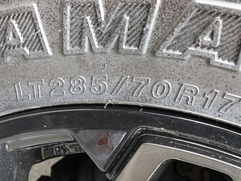 タイヤはYOKOHAMAジオランダー（285/70/17）です