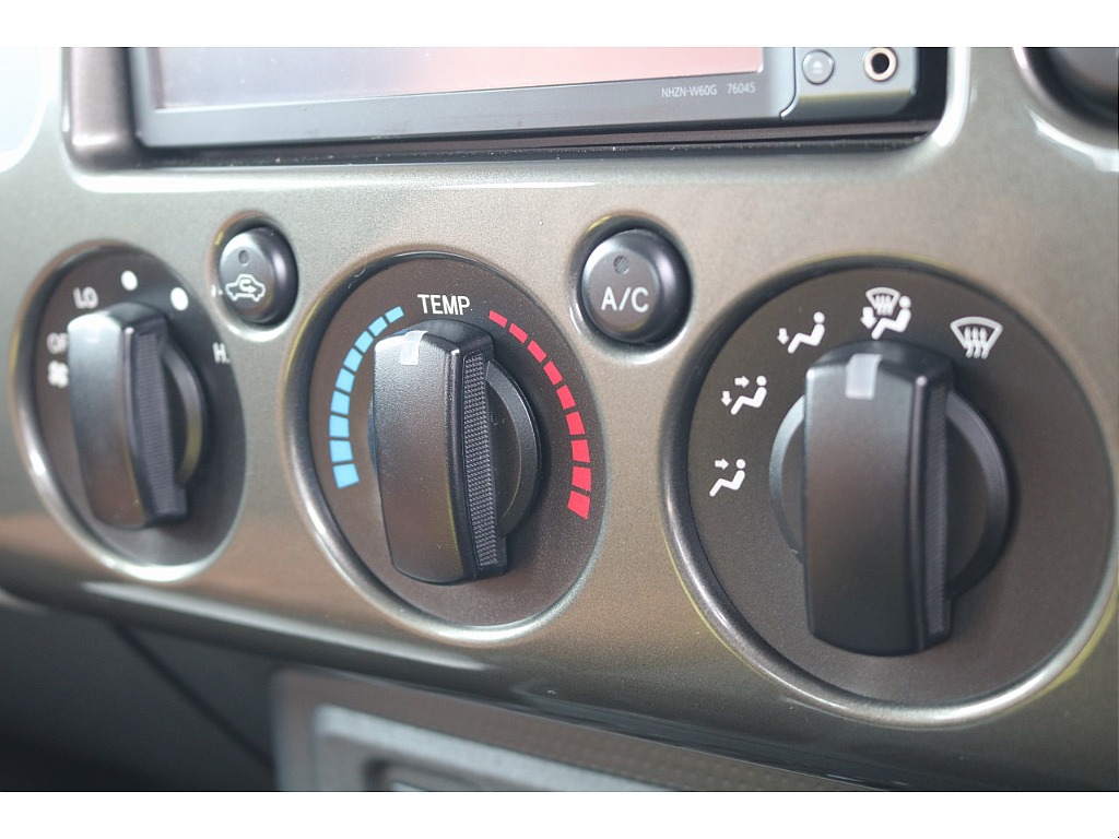 エアコンスイッチ