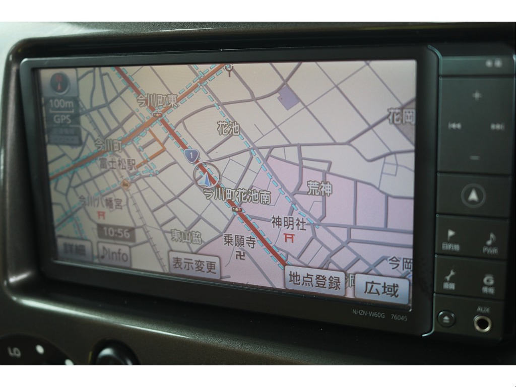 カーナビ付き、Bluetooth接続可能です