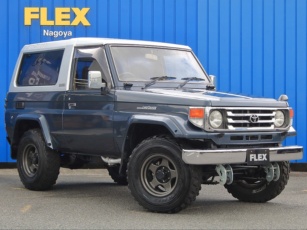 トヨタ ランドクルーザー70(3枚目)