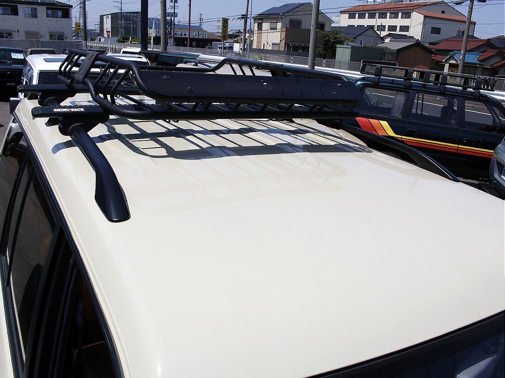 RHINO‐RACKルーフラックをインストール済み！