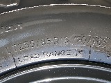 タイヤサイズは235/85/16になります！