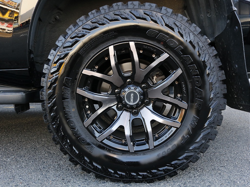 ホイールはRAYSホイールとなります。