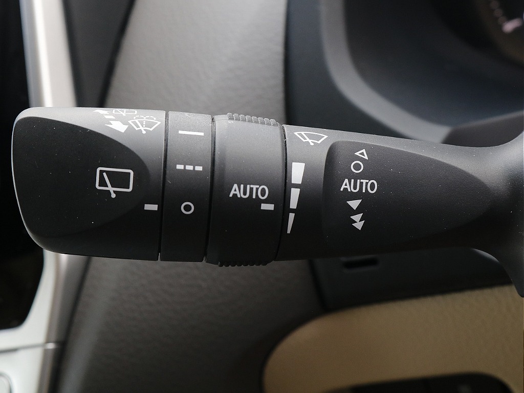 ハンドル操作部