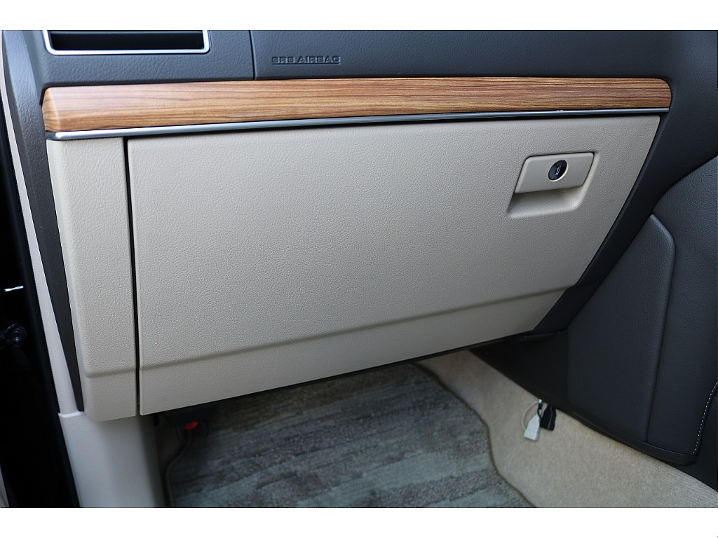 お洒落なグローブボックス！