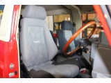 レカロシートになります☆運転席はお車の中でも滞在時間が長くなる場所です。オーナー様のこだわりが詰まった特等席のサポートをさせて頂ければと思います！