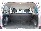 広い荷室空間は、 仕事はもちろん、買い物やキャンプにもぴったり。 後部座席を倒すとフラットな空間に◎