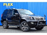 全体的に黒で統一された高級感のある車になっています