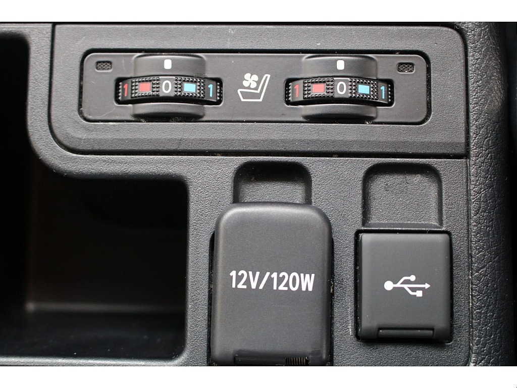USB TYPEA接続可能です！