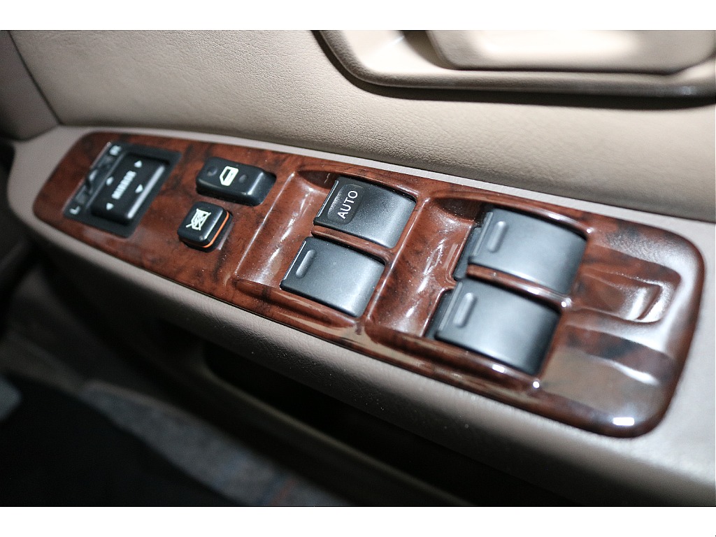 運転席側パワーウィンドウスイッチ