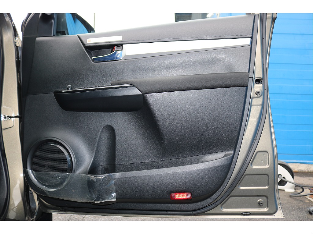 運転席の内張り大きな傷や汚れもなく綺麗な状態です！