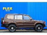 全長476センチ、全幅182センチになります。日本の駐車場規格が長さ5ｍ、幅2ｍになりますので、基本的には収まります。