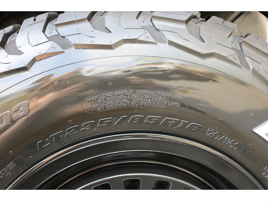 LT235/85R16