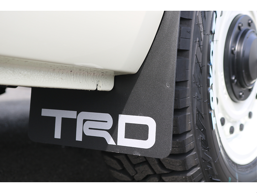 TRDマッドフラップ装着!!