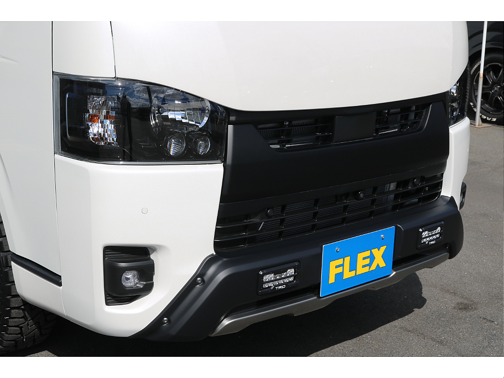 フロントバンパーガード装着済！7型車両になりますので、トヨタセーフティセンス（安全装備）も完備しております。
