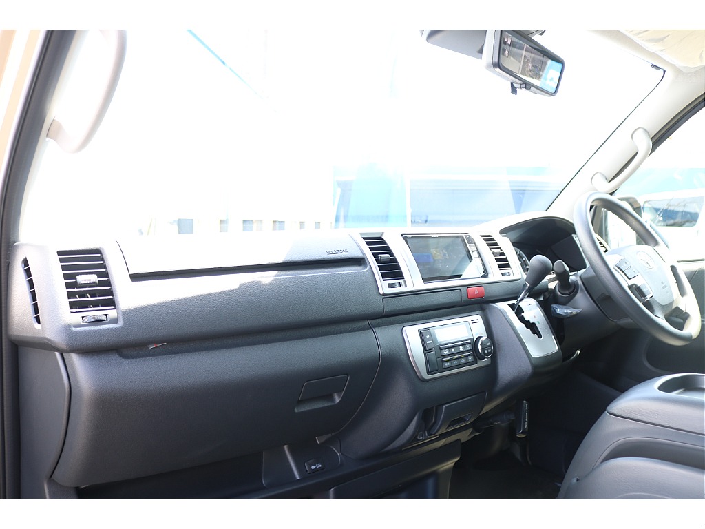 トヨタ ハイエースバン 5ドアバン2.0スーパーGLロング 【アースカラーPKG ReClassic】 岡山県の詳細画像 その15
