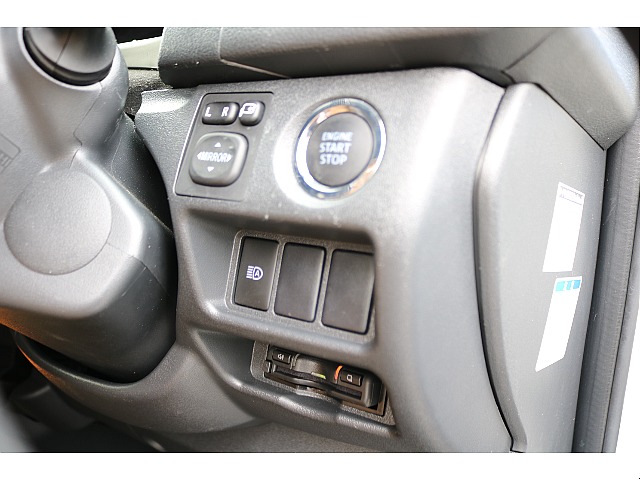 パノラミックビューモニター付き♪ 360度見ることが可能なので、安心してお乗り頂けます♪