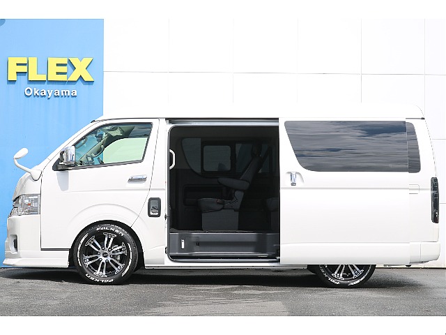 他車種と比べ広く設計されたスライドドアは乗り降りも快適に行って頂けます♪