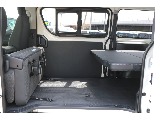 車中泊や大きな荷物をお積みになる際はセカンドシートのリクライニングや跳ね上げが便利です♪