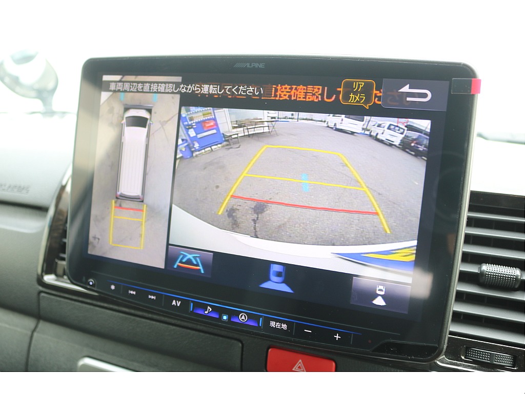 パノラミックビューモニターナビ連動完備♪上から車両を見ることが出来るのは非常に嬉しい♪