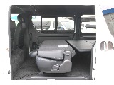 車中泊や大きな荷物をお積みになる際はセカンドシートのリクライニングや跳ね上げが便利です♪