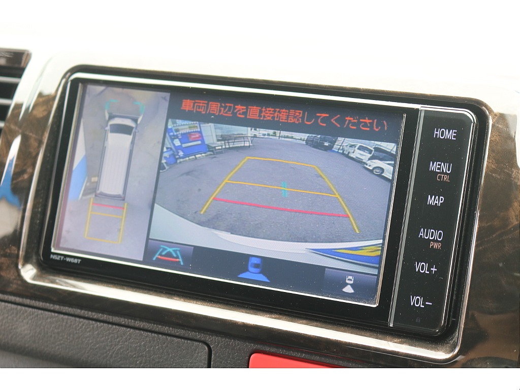 パノラミックビューモニターナビ連動完備♪上から車両を見ることが出来るのは非常に嬉しい♪
