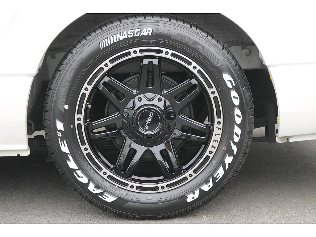 グッドイヤー　ナスカータイヤ×FLEX　DELF04　17インチAWをインストール♪