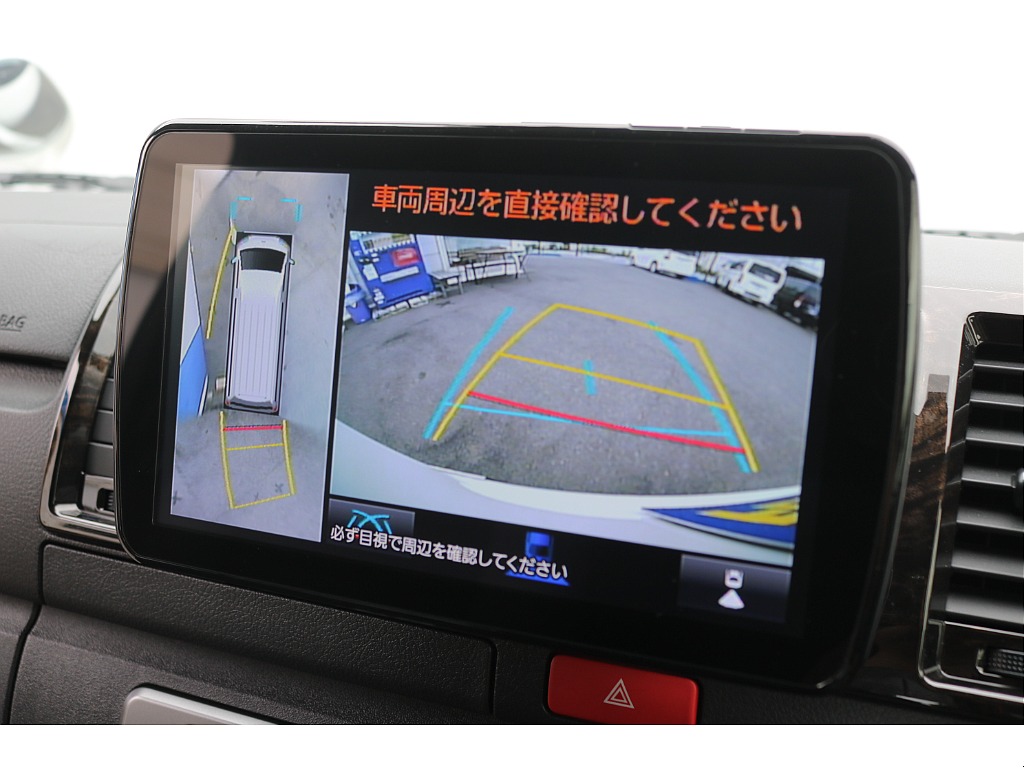 パノラミックビューモニターナビ連動完備♪上から車両を見ることが出来るのは非常に嬉しい♪