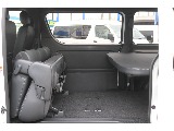 車中泊や大きな荷物をお積みになる際はセカンドシートのリクライニングや跳ね上げが便利です♪