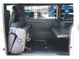 車中泊や大きな荷物をお積みになる際はセカンドシートのリクライニングや跳ね上げが便利です♪