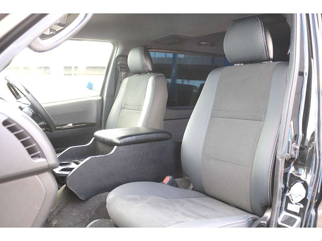 特別仕様車ダークプライムⅡ専用シートです♪FLEXオリジナルシートカバーも取付可能！