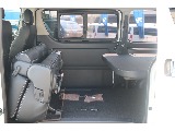 車中泊や大きな荷物をお積みになる際はセカンドシートのリクライニングや跳ね上げが便利です♪