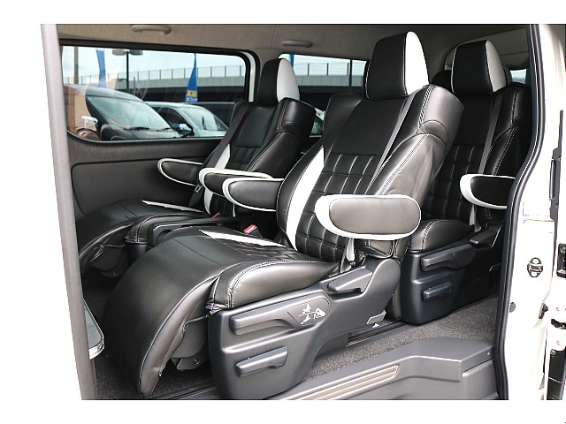 【R1年式/ワゴンGL/ファインテックツアラー/4WD】豪華オットマン付シート4脚完備★後席モニター他★＊＊全国ご納車OK＊