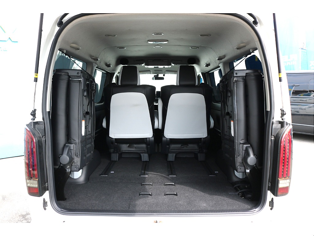 【R1年式/ワゴンGL/ファインテックツアラー/4WD】豪華オットマン付シート4脚完備★後席モニター他★＊＊全国ご納車OK＊